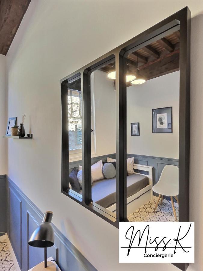 "La Fenetre Sur Le Marche" De Miss.K Conciergerie Appartement Châtillon-sur-Chalaronne Buitenkant foto