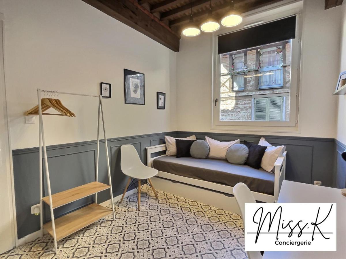"La Fenetre Sur Le Marche" De Miss.K Conciergerie Appartement Châtillon-sur-Chalaronne Buitenkant foto